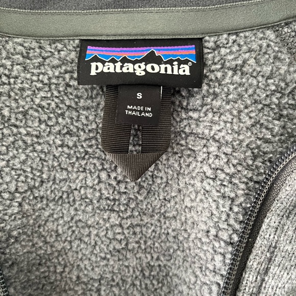 Patagonia
Recycled Polyester 1/4 Zip Fleece
Men’s Small
Stonewash Grey - Picture 3 of 3